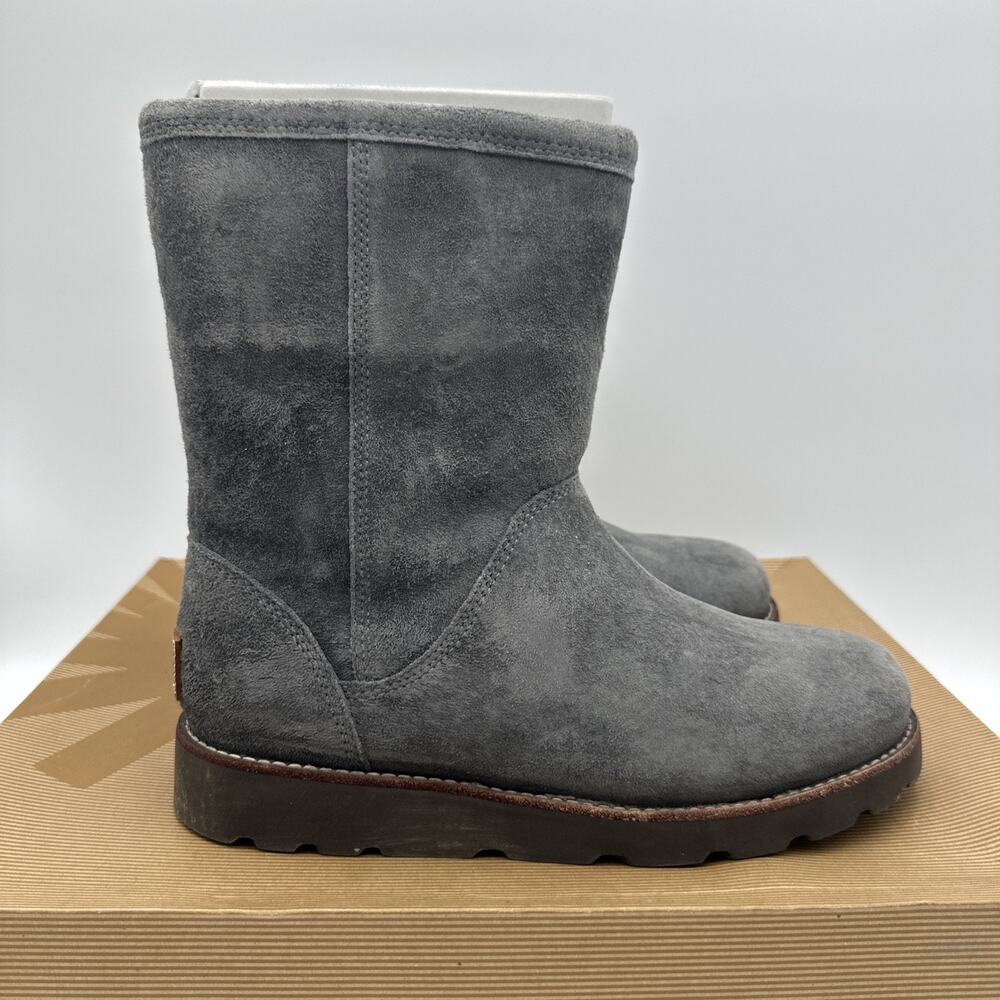 Ugg Selia Boots Grey Short Women’s Size 8 Waterproof